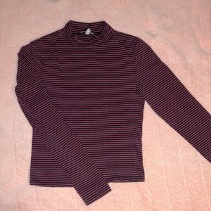 Burgundy long sleeve crop top